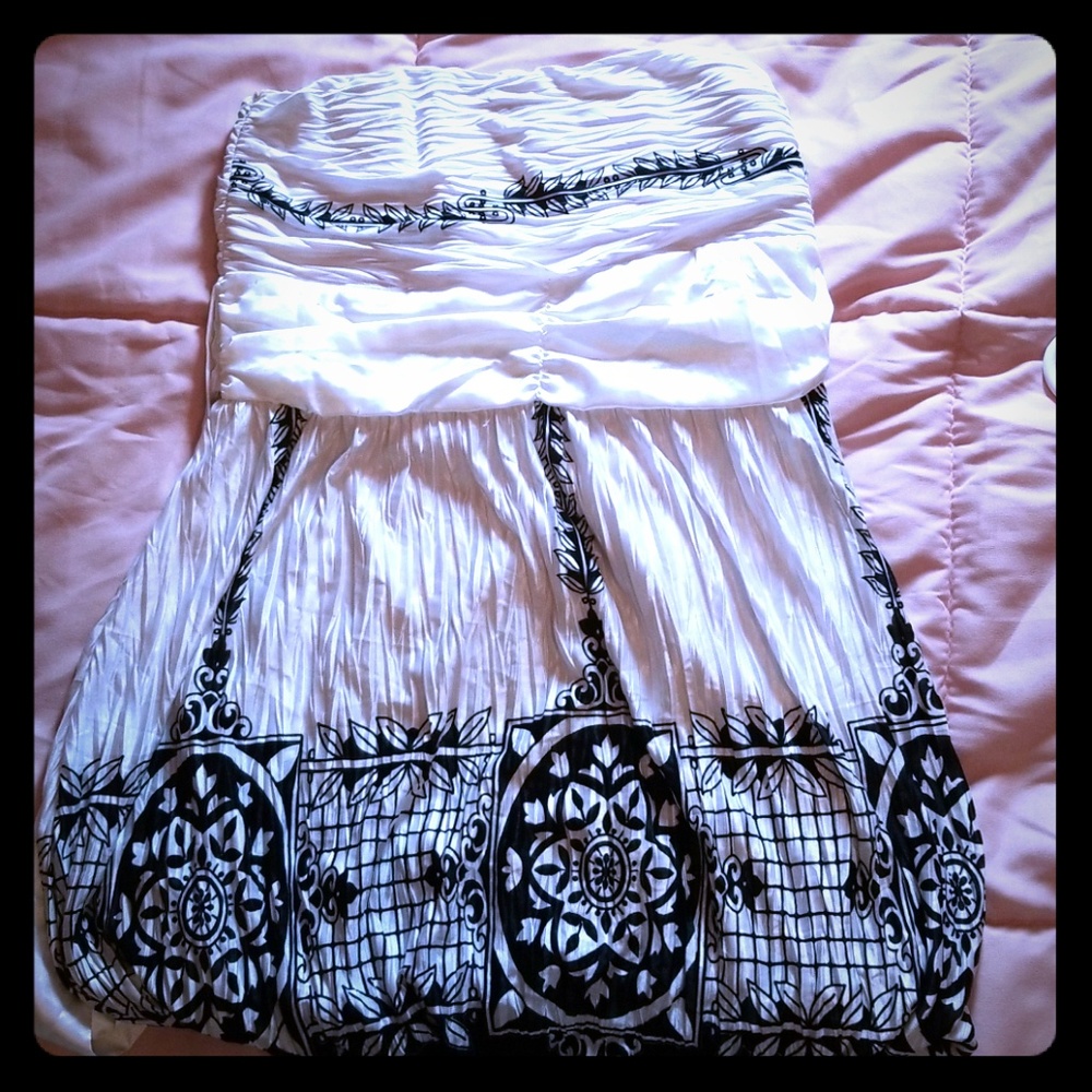White and black pattern dress